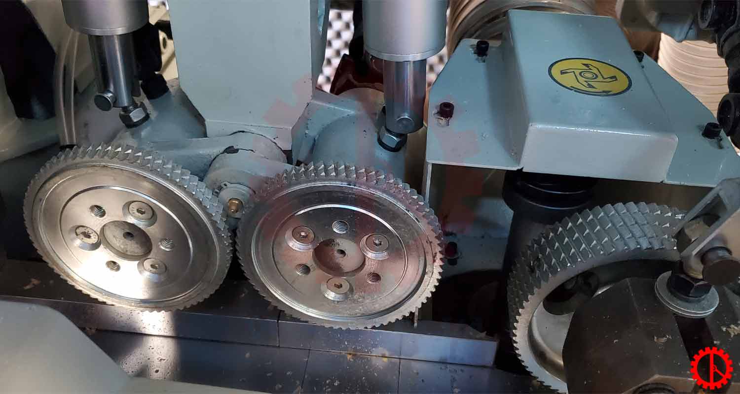 banh-xe-de-phoi-may-bao-4-mat-6-truc Bánh xe đè phôi máy bào 4 mặt 6 trục