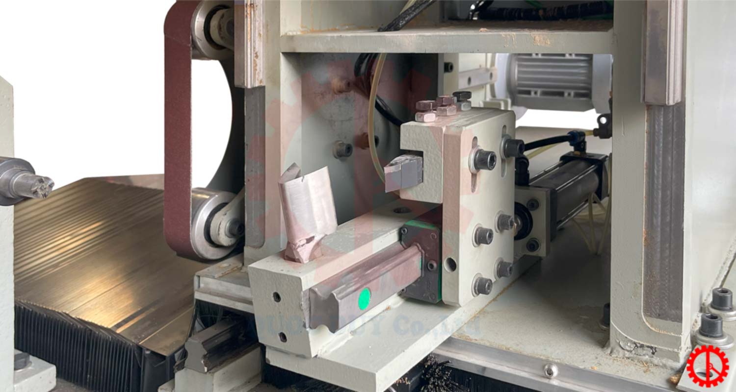 cum-dao-tien-cha-nham-may-tien-cnc-3d-5-truc cum dao tien cha nham may tien cnc 3d 5 truc