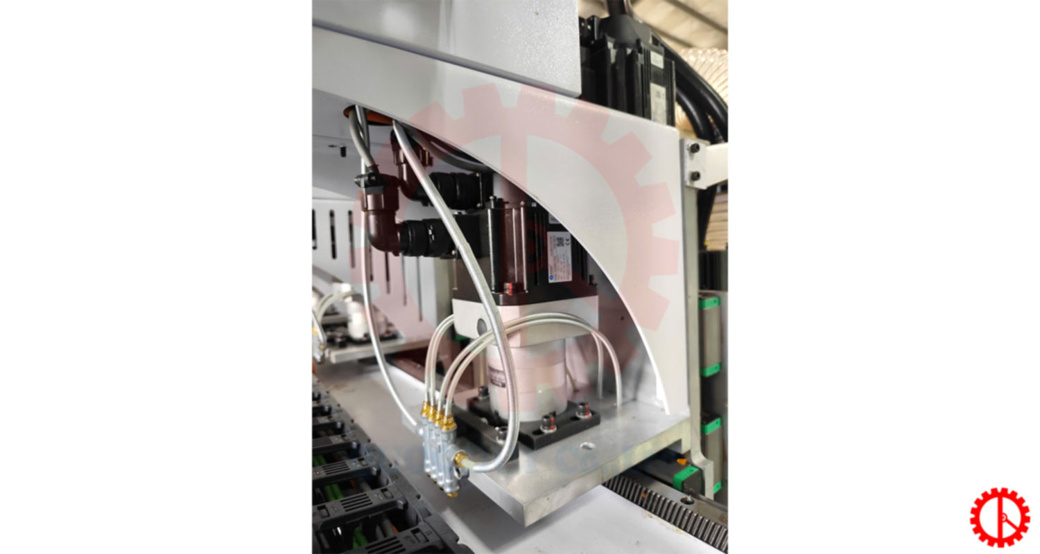 dong-co-servo-may-phay-cnc-router-4-dau-doc-lap-thay-dao-tu-dong-ban-kep dong co servo may phay cnc router 4 dau doc lap thay dao tu dong ban kep