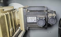 MÁY PHAY TUBI CHÉP HÌNH TRÒN 2 TRỤC - SM 7512 Động cơ servo quay bàn máy phay tubi chép hình tròn 2 trục