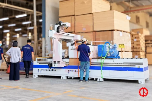 MÁY CNC TRUNG TÂM 4 TRỤC 1 ĐẦU THAY DAO TỰ ĐỘNG – KW 4AR1 ATC GIAO MÁY CNC ROUTER 4 TRỤC