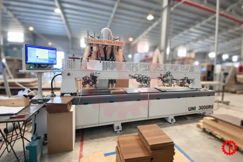 MÁY KHOAN ĐỤC Ổ KHÓA BẢN LỀ - UNI 3000 R6I giao máy khoan cnc tại xưởng khách hàng
