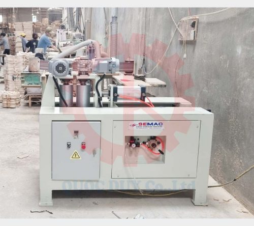 Bàn giao máy tại xưởng khách hàng
