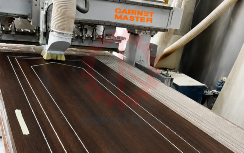 CHUYỀN SẢN XUẤT CỬA GỖ CHỐNG CHÁY CÔNG SUẤT 150 - 300 CÁNH/8 GIỜ may cnc chay ranh cua go chong chay