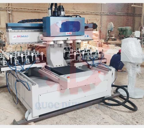 Giao máy cho khách hàng tại Bình Dương