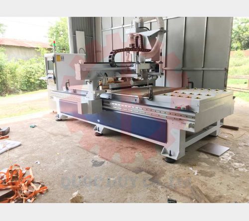 Máy cnc router có cụm khoan thay dao tự động