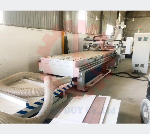 MÁY PHAY KHOAN CNC THAY DAO TỰ ĐỘNG - SM 1325 R1B Máy phay khoan cnc thay dao tự động giao cho khách hàng
