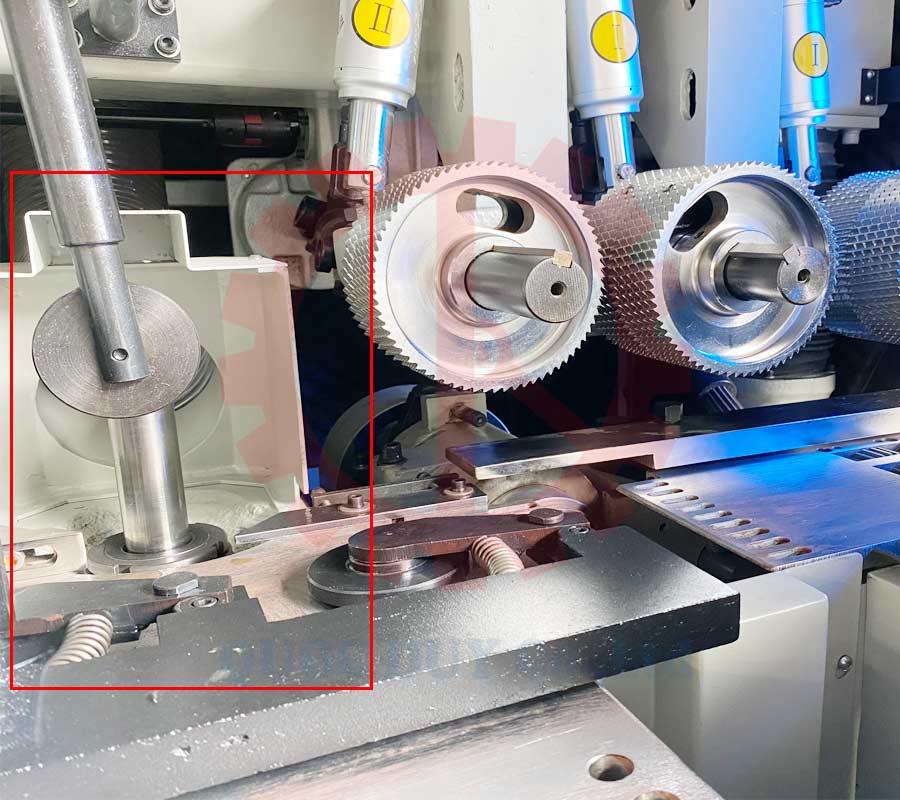 MÁY BÀO BỐN MẶT 4 TRỤC TỰ ĐỘNG - ZHX M420 Trục bào mặt cạnh máy bào 4 mặt ZHX M 420 | Quốc Duy